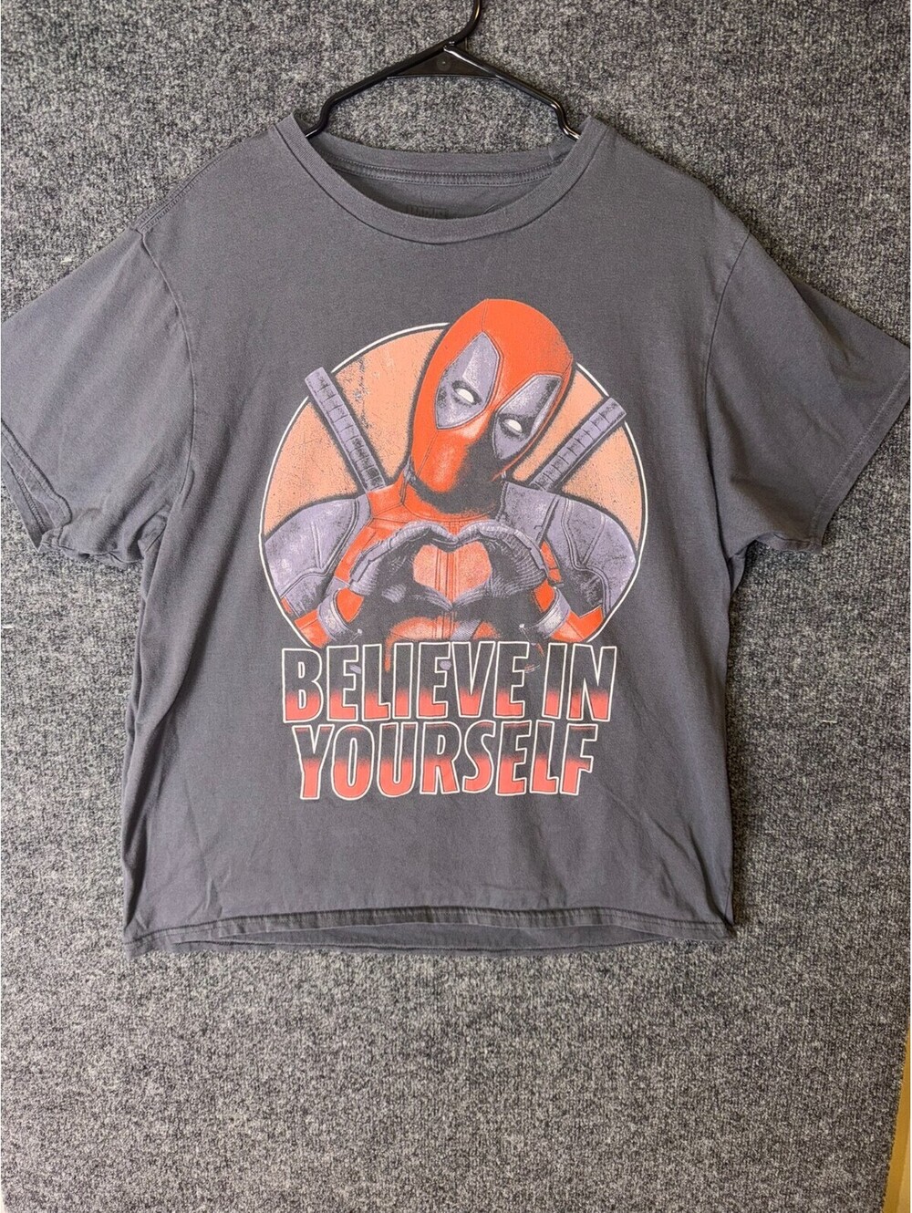 Marvel Deadpool Believe In Yourself T Shirt Mens XL Charcoal Gray Heart Hands Te